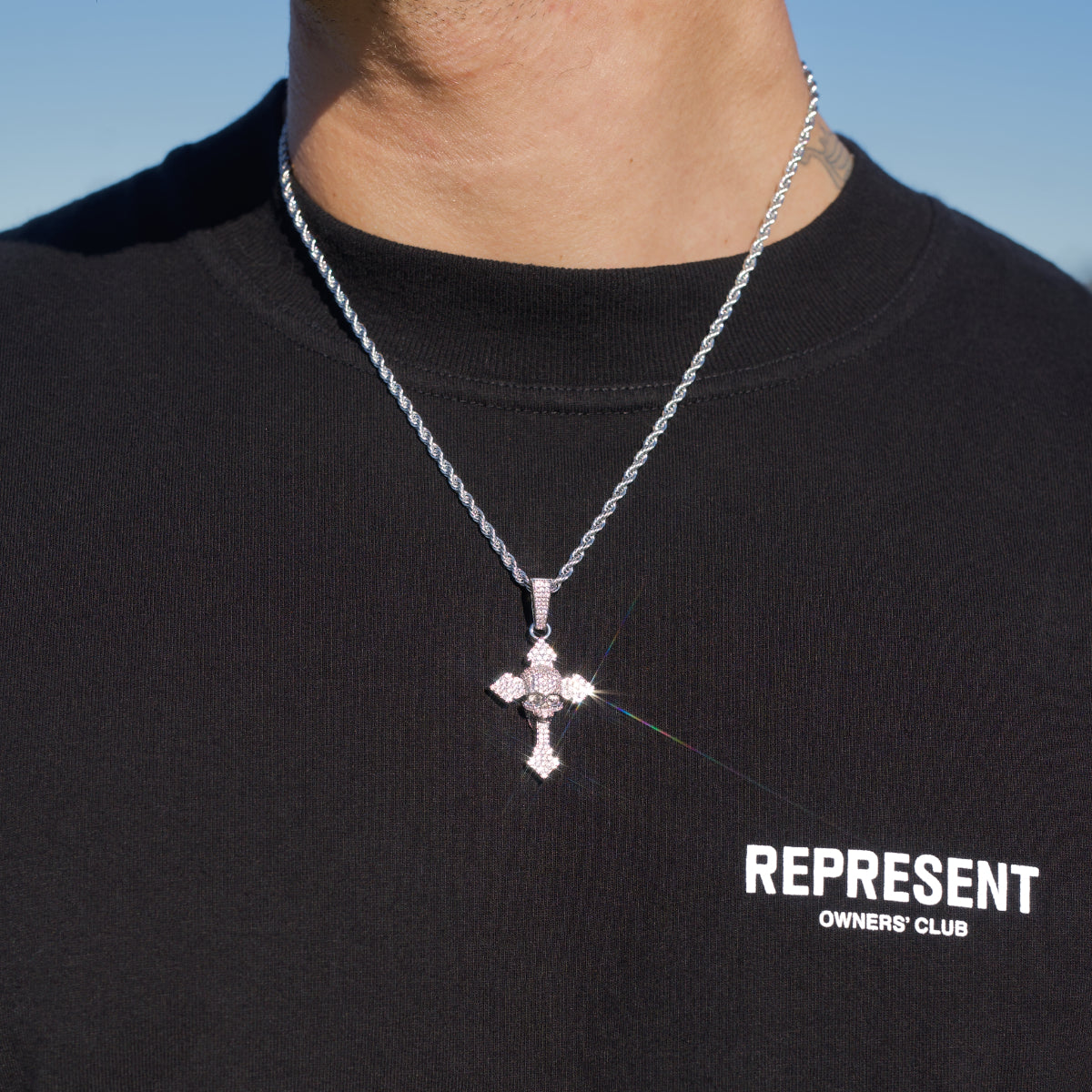 ICED-SKULL-CROSS-PENDANT-PEREZ